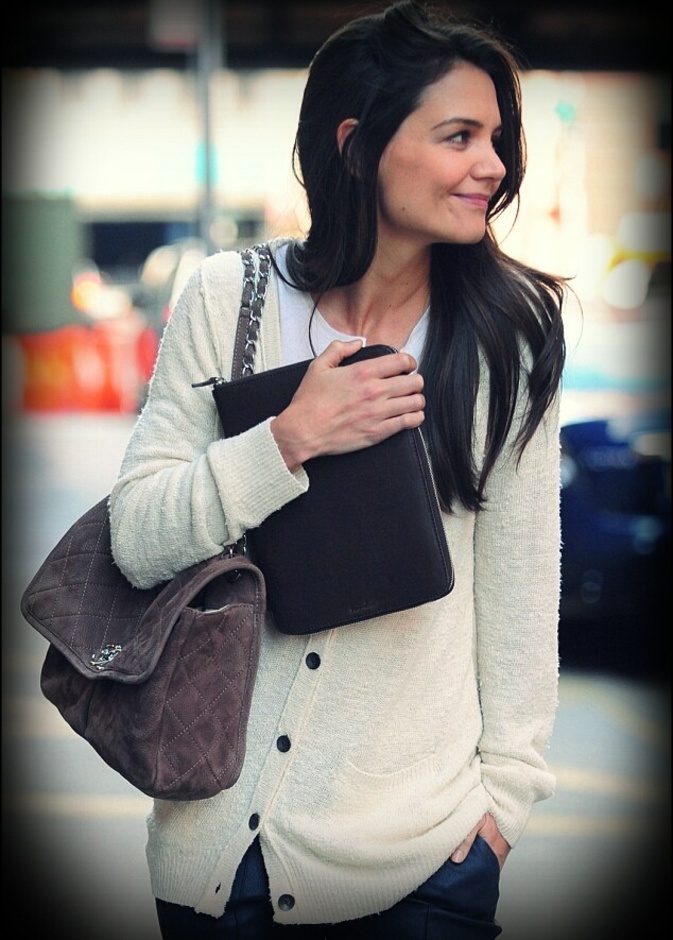 Katie Holmes ونظرة للمصورين