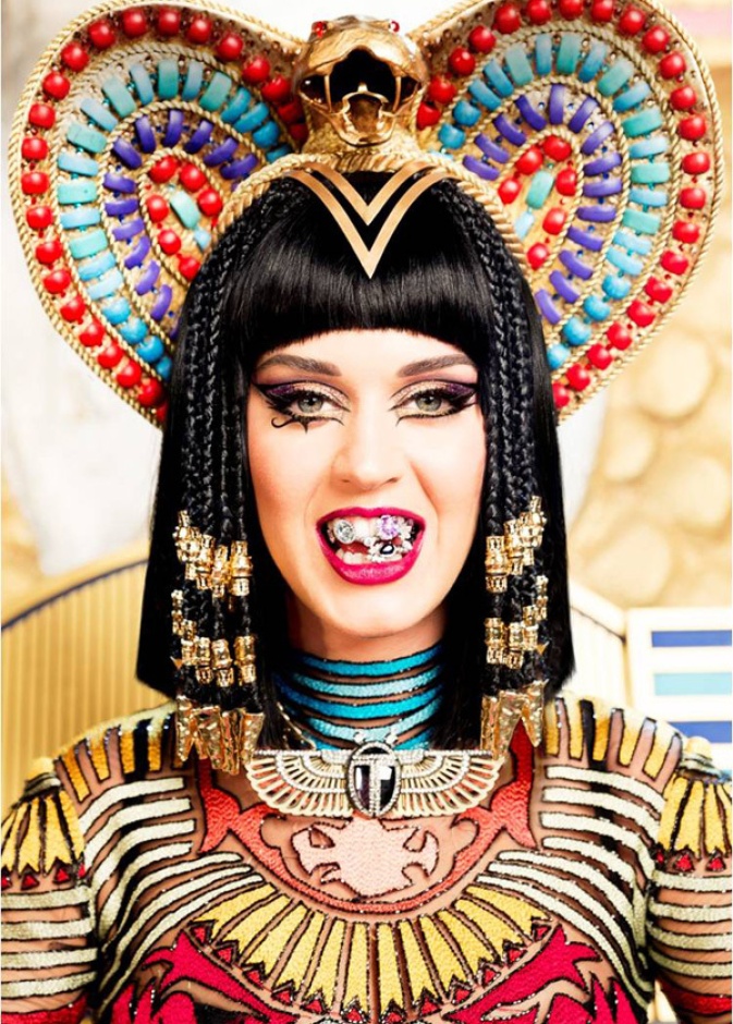  Katy Perry فى اطلالة كليوباترا.