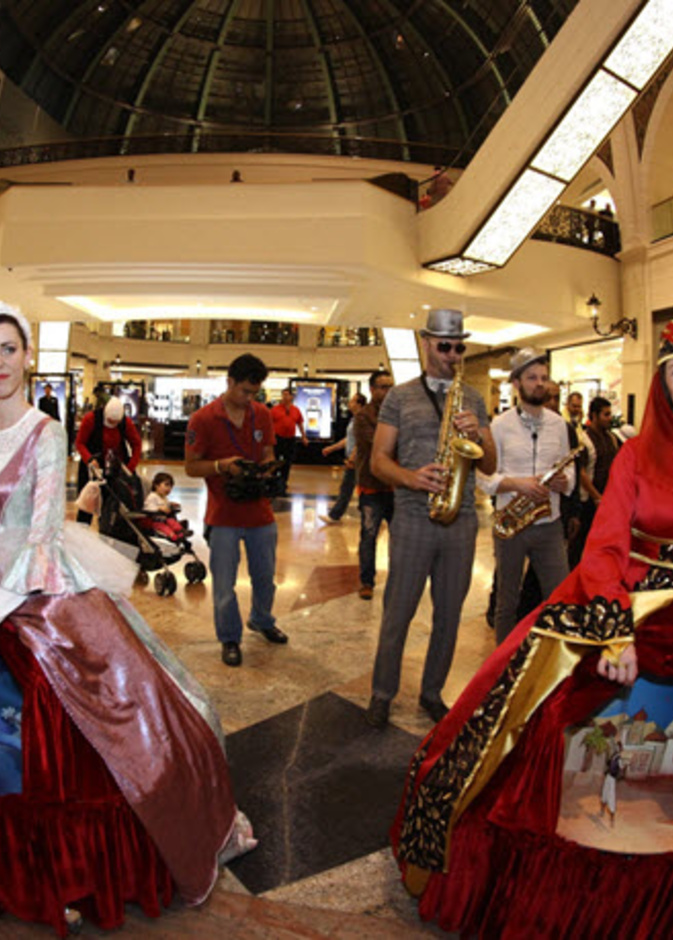 عروض عالمية في احتفالات "مول الامارات"