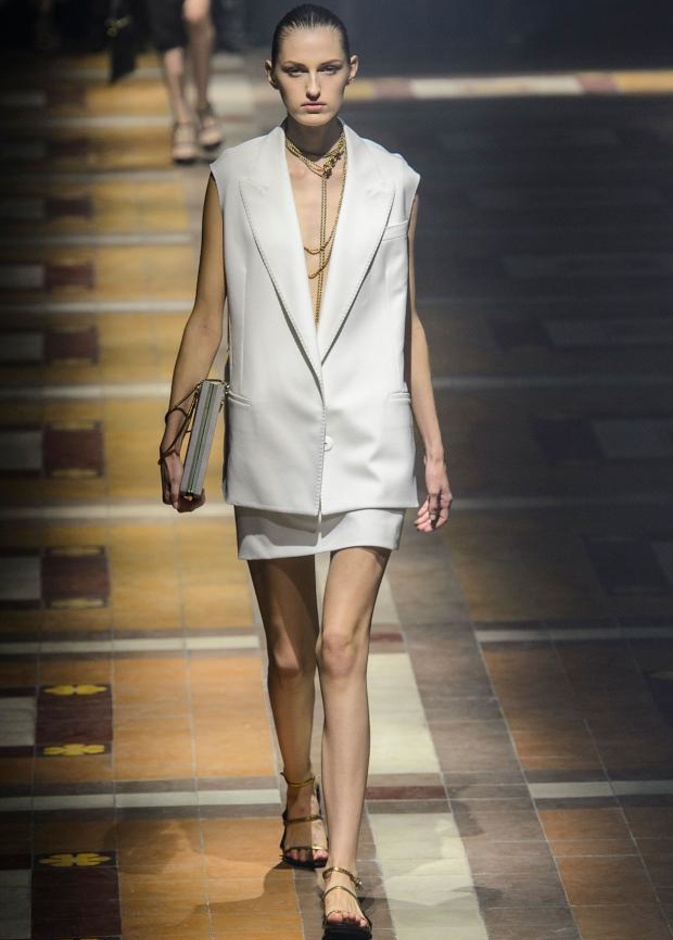 Lanvin .. أنوثة اللؤلؤ والدانتيل