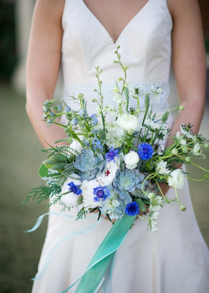 ديكور زفافك بالفضي والأزرق الفاتح 