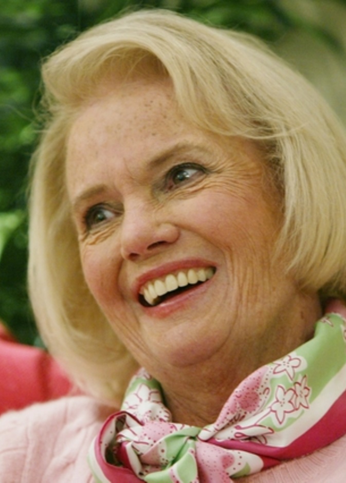 ليلي بوليتزر تبيع منزلها بـ8.2 مليون دولار