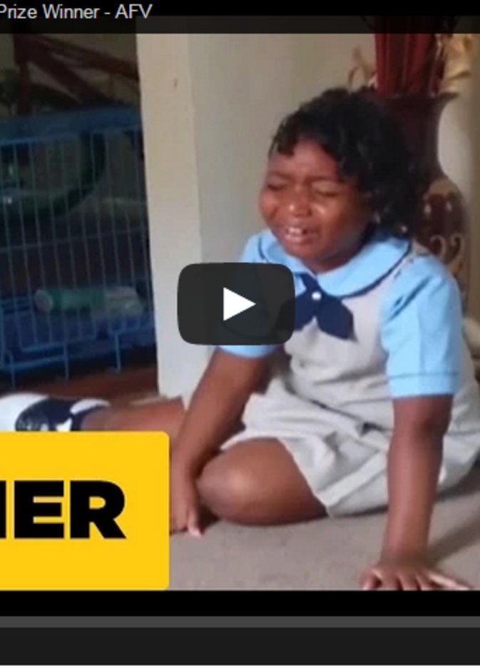 شاهد رد فعل فتاة صغيرة عند إهدائها جرواً 