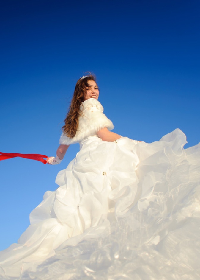 فقط في دبي... فستان زفاف طوله 5 كيلومترات