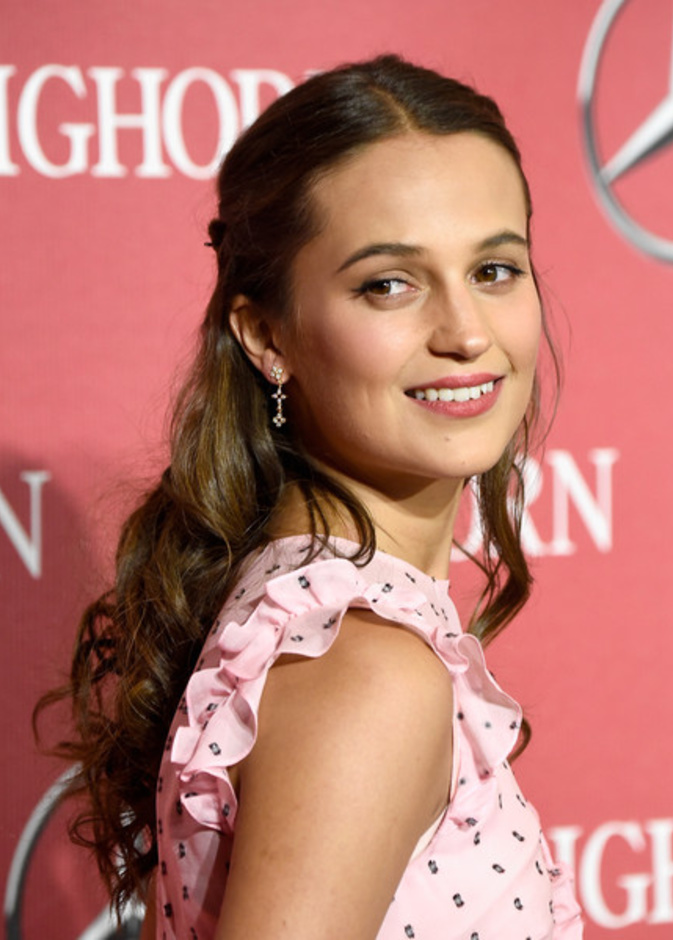 Louis Vuitton - Alicia Vikander