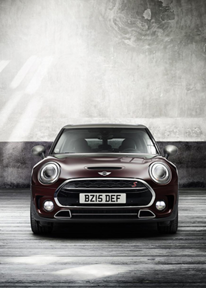 ميني تكشف عن سيارتها الجديدة ذات الـ6 أبواب!