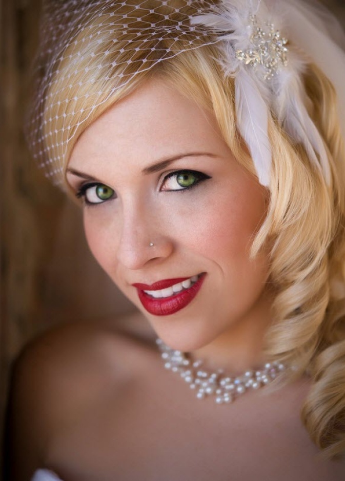 أنوثة العيون الخضراء يوم الزفاف