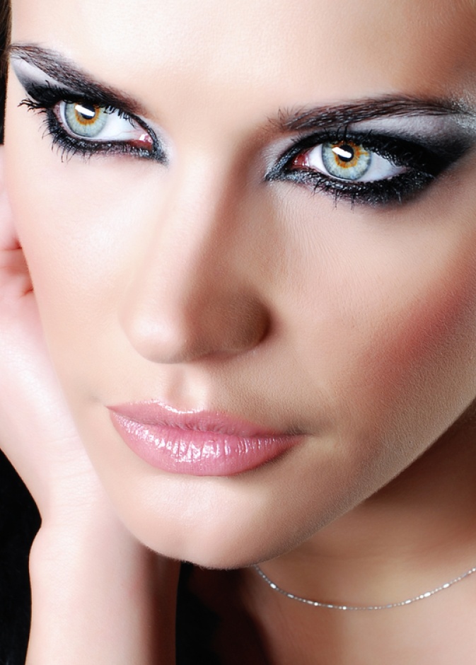 عيونك سموكي بظلال ساحرة وخريفية