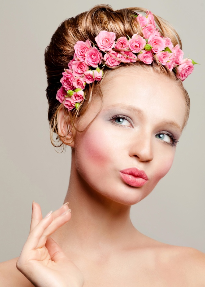 الماكياج الزهري لعروس أكثر رومانسية