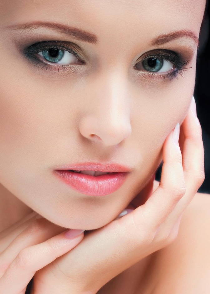 ماكياج البشرة الدهنية دقيق وناعم