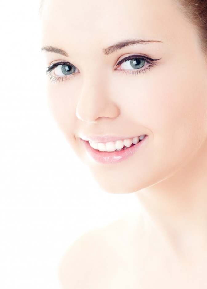 رونق شبابك يبدأ من عنقك