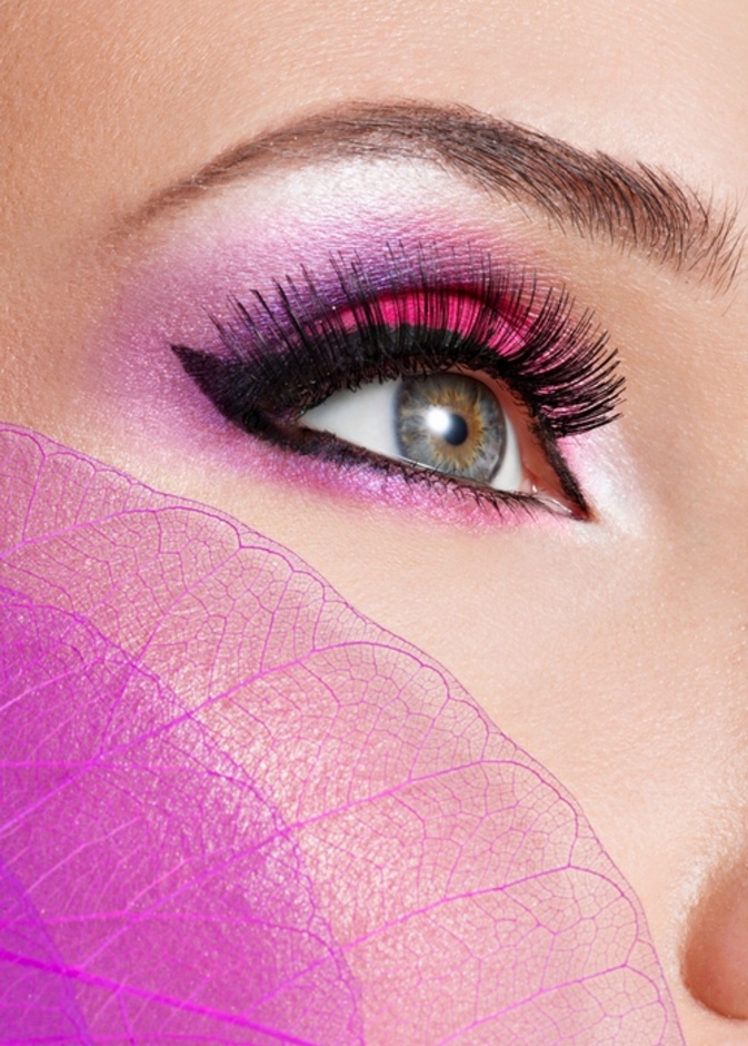 كيف تطبّقين المكياج الزهري أيتها المحجبة؟