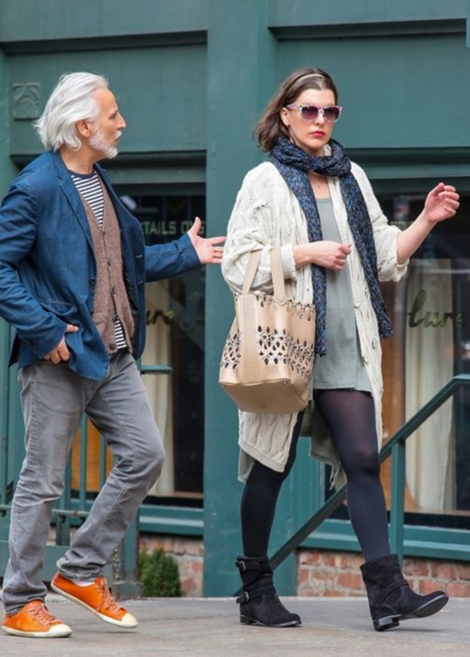 بالصور: ميلا جوفوفيتش تتنزه في نيويورك