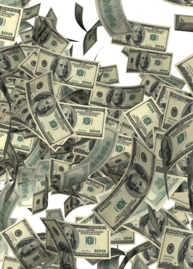 مليونا دولار تتطاير في الشارع
