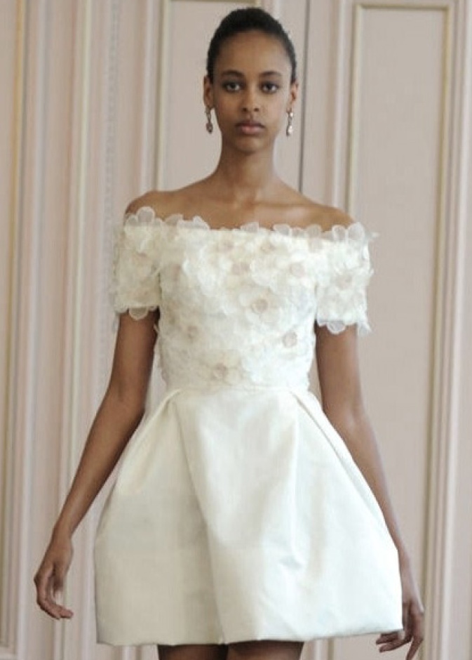 Jenny Packham في صيحة الفساتين الميتاليكية