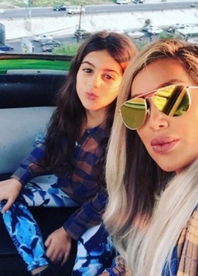 مايا دياب وابنتها كاي