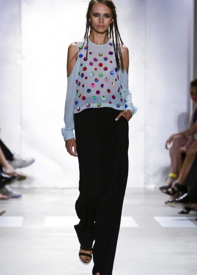 عالم من الألوان في مجموعةNicole Miller