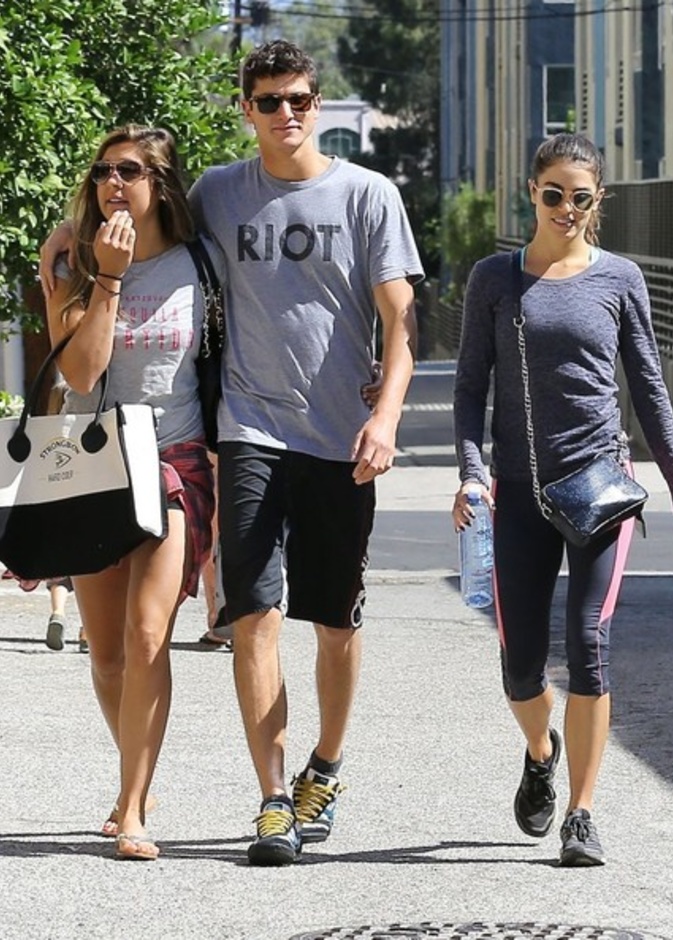 بالصور: نيكي ريد مع شقيقها ناثان