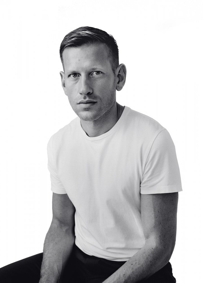 مدير التصميم الجديد للأحذية النسائية في Salvatore Ferragamo 