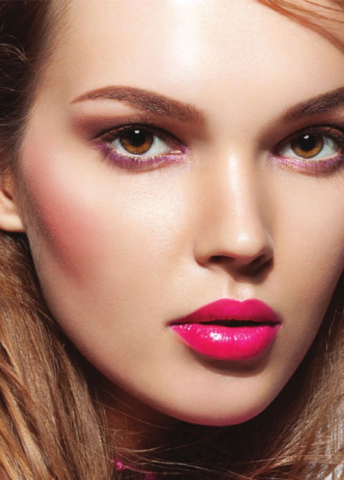 تألّقي باللون الأحمر الجديد!