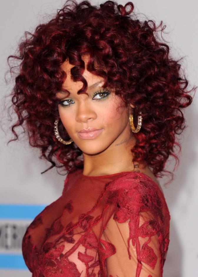 Rihanna at AMAs, 2010