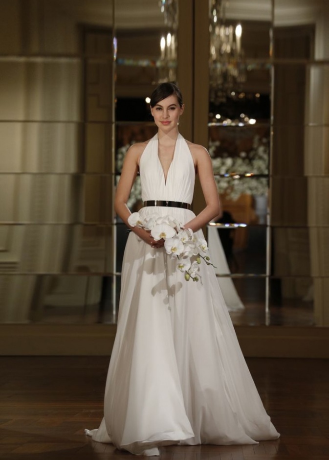 فساتين Romona Keveza حلم ربيعي