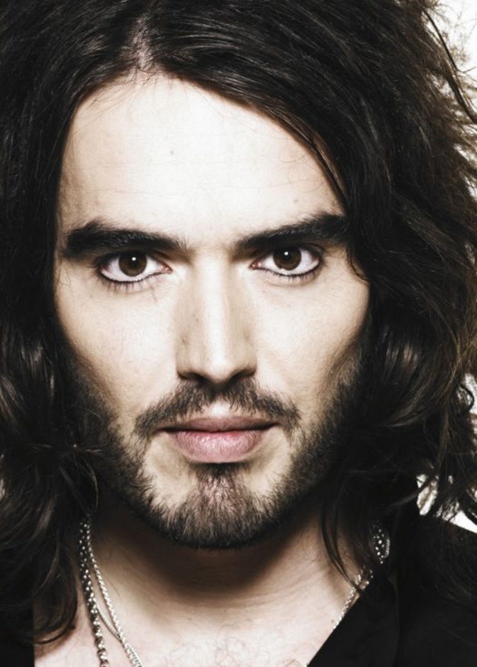 راسل براند يشتري قصرا بهوليوود هيلز