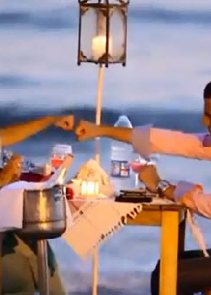  طلب يدها في عرض البحر