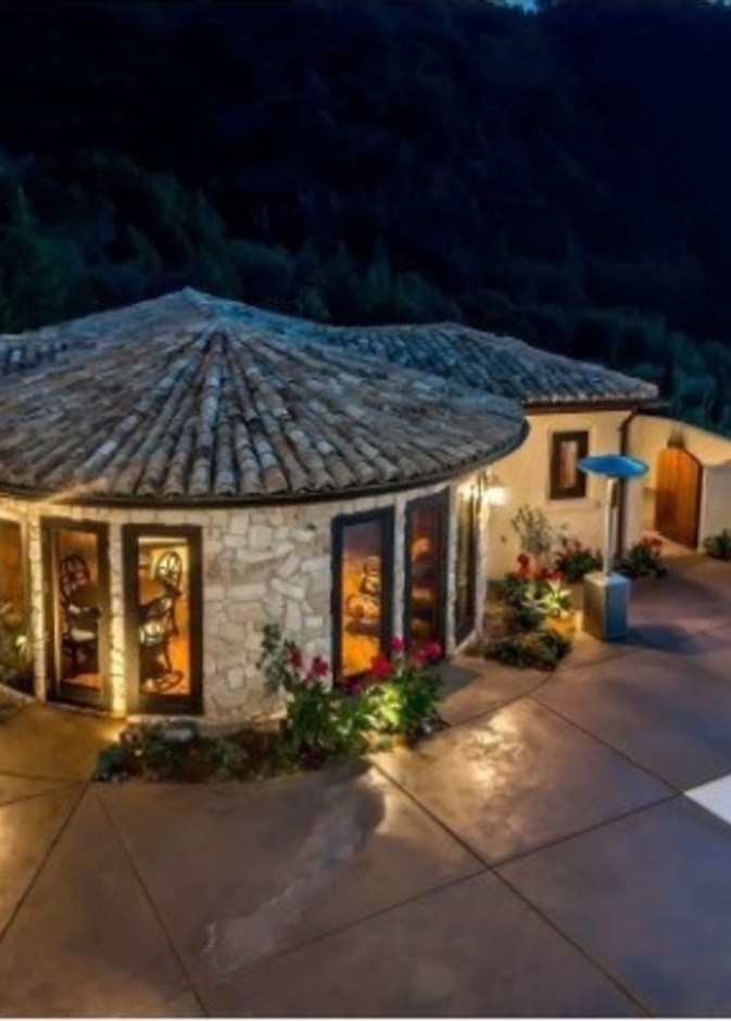 الرئيس التنفيذي لشركة سيجيت يطرح فيلته للبيع 