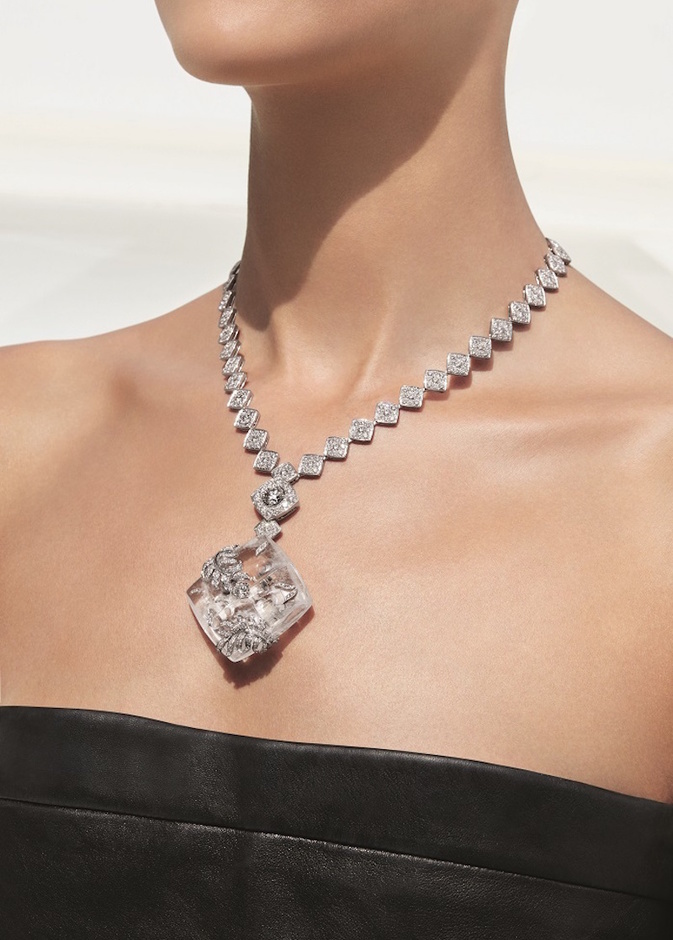 Chanel Signature De Nacre