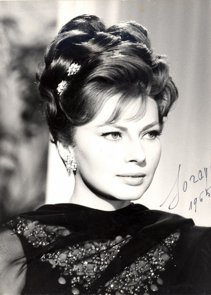 الــجمـال الإسـتـقراطـي ثـريـا اسفنـديـاري