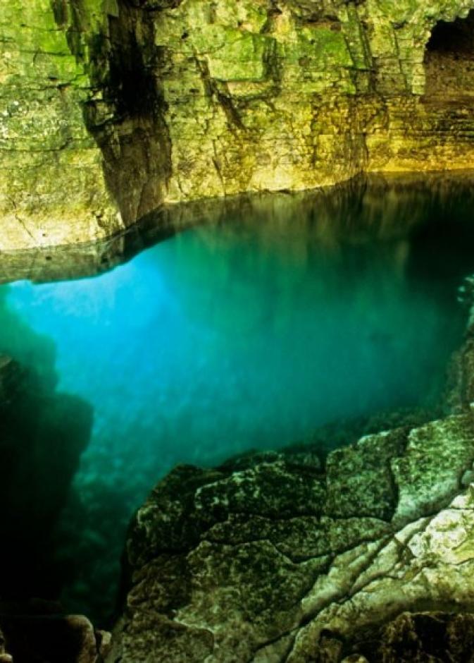 THE GROTTO AT BRUCE PENINSULA NATIONAL PARK