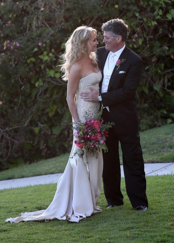 زواج الممثلة تايلور أرمسترونغ 