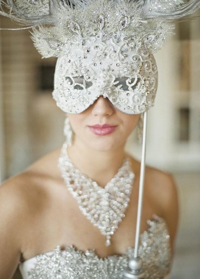 زفافك من وراء قناع!