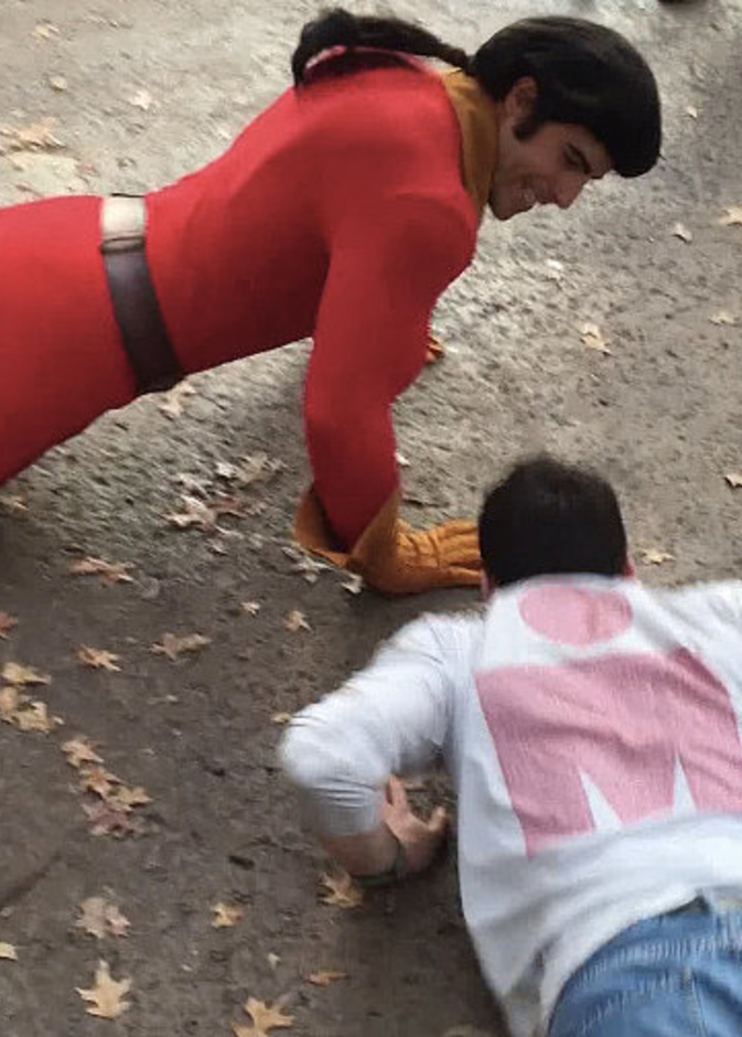 بالفيديو: رجل ينافس شخصية "غاستون" الكرتونية على لقب الأكثر شراً 