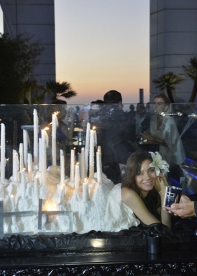 منسّق الحفلات والأعراس طوني بريس يطلق الشموع العطرية