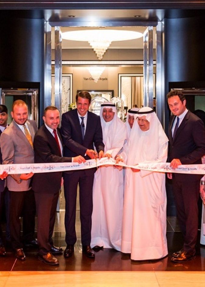 دار فان كليف أند آربلز تفتتح بوتيكها الجديد في الكويت
