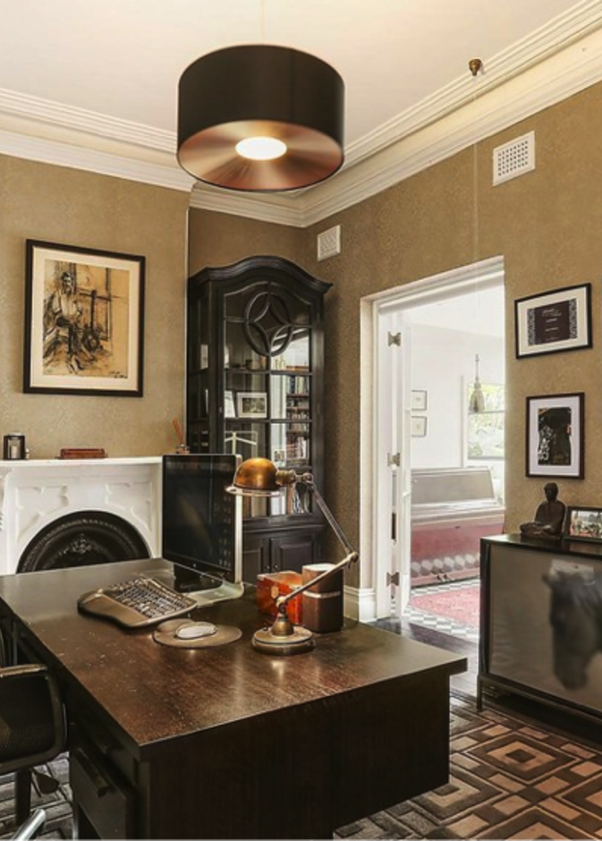 Write a screenplay in Hollywood-style glamour