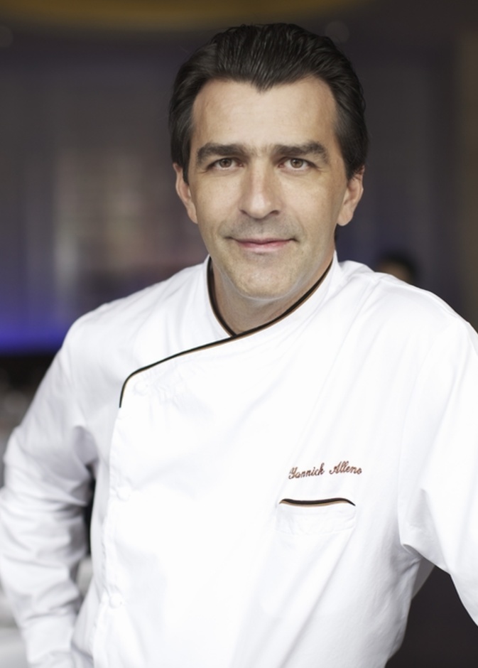 كتاب الطبخ الأكبر في العالم ولجيل كامل