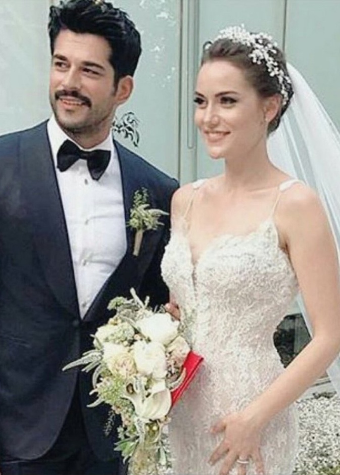 بوراك اوزجفيت وفهرية افجان