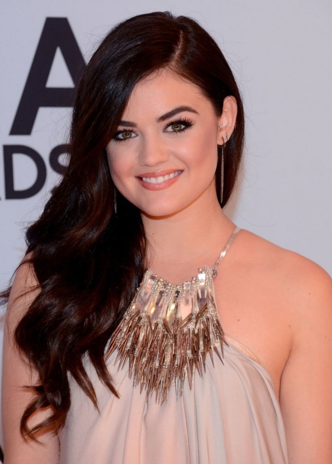 لوسي هيل  Lucy Hale
