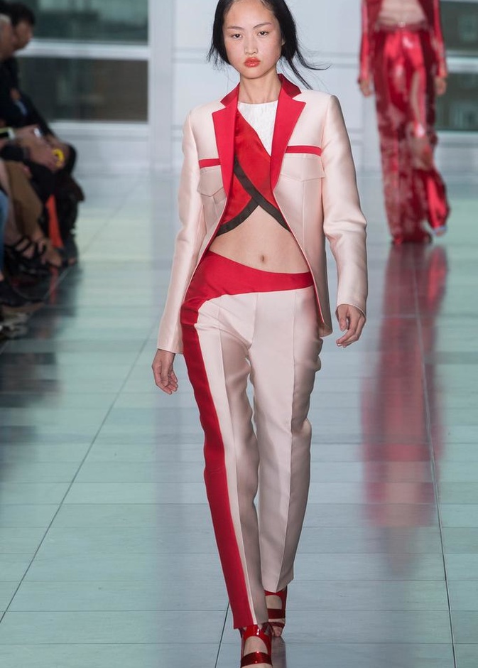 بريق السجادة الحمراء لدى Antonio Berardi في أسبوع لندن