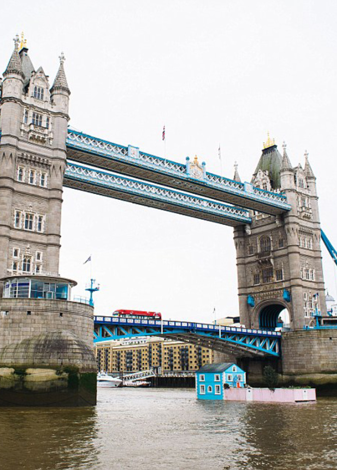 السكن بمنزل عائم في نهر التايمز مع Airbnb