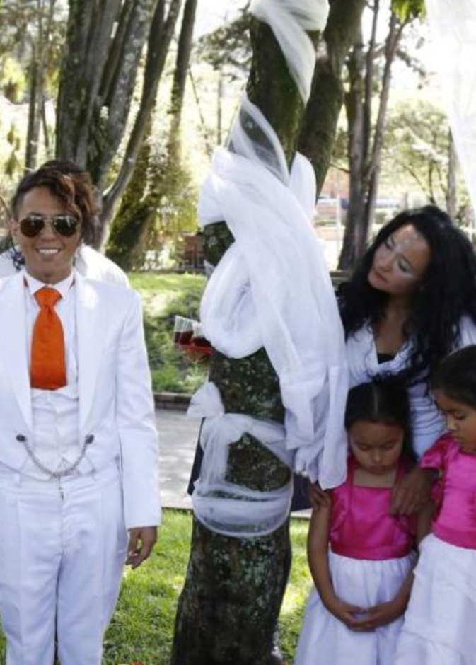 شجرة كولومبية "ضرة" لأرجنتينية والزوج...رجل