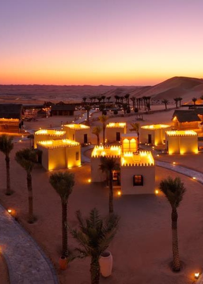 قرية الليالي العربية الأولى من نوعها في قلب صحراء أبوظبي