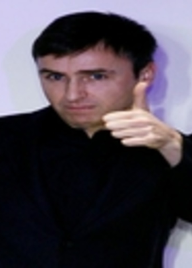  Raf Simons   ينهي سباقات مصممي DIOR