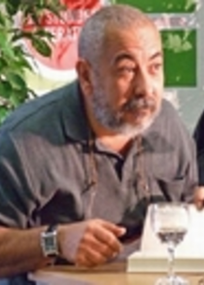 منح الكاتب ليوناردو بادورا جائزة روجيه كايوا 2011