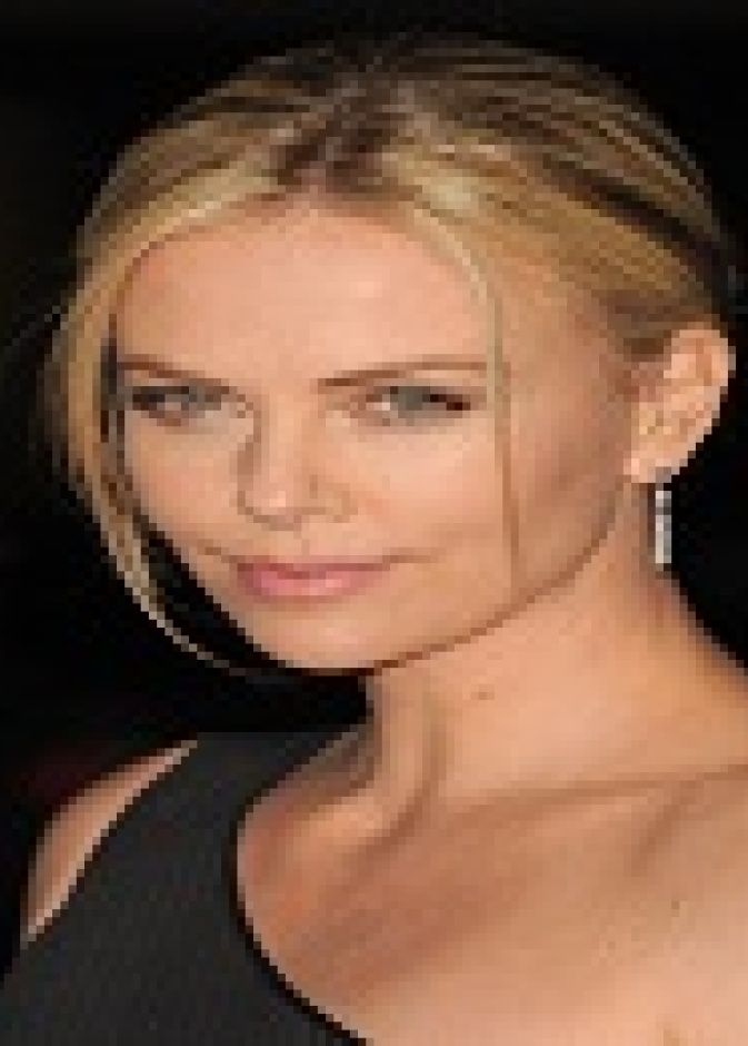 شارليز ثيرون بمجوهرات "وينستون"