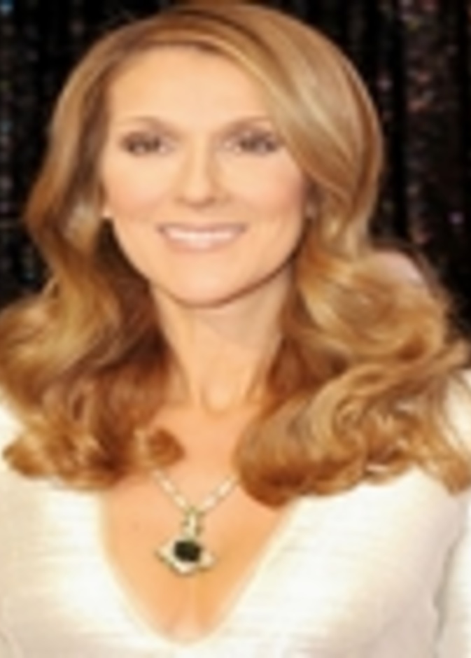 سيلين ديون تعترف: أملك 3000 آلاف زوج من الأحذية