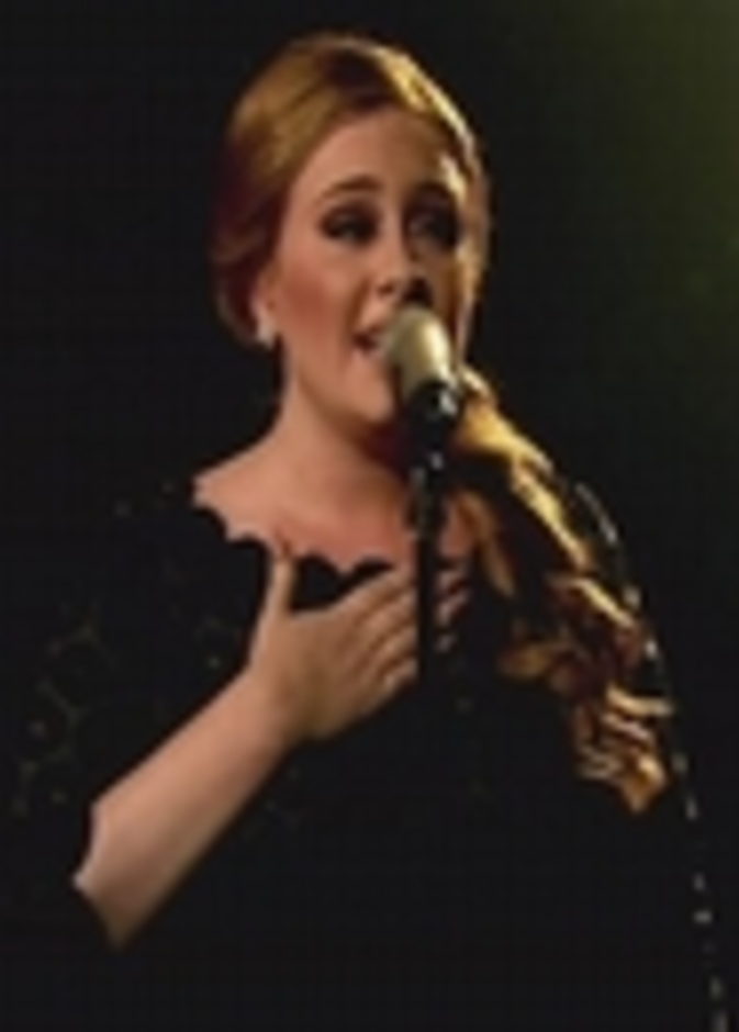 أديل تتحدث عن جراحة الصوت التي تهدد حياتها الفنية